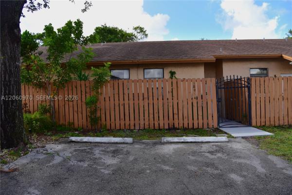 18954 NW 67th Pl, Hialeah, Florida 33015, image 1