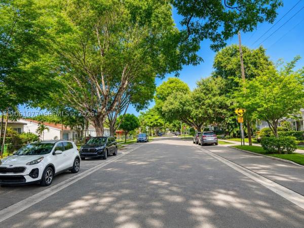 Bowling Green, 1035 NW 50th St, Miami, Florida 33127, image 1