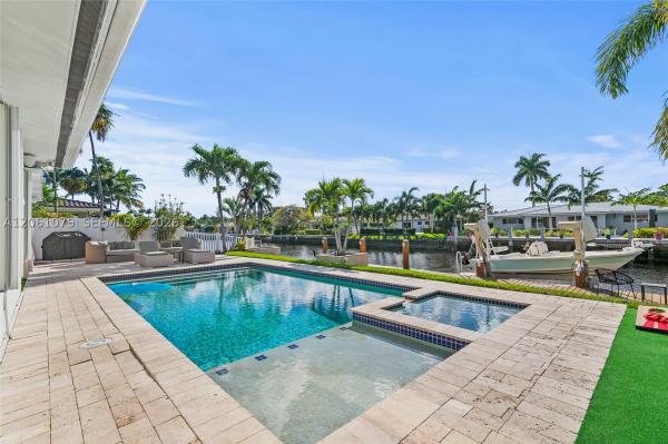 Edgewater Estates, 2207 NE 16th Ave, Wilton Manors, Florida 33305, image 3