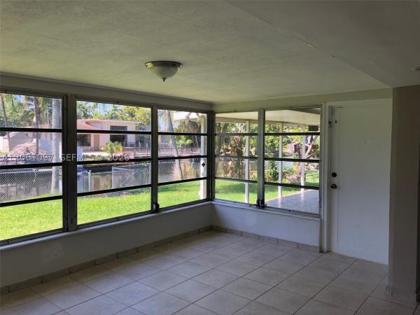 2560 NE 200th St, Unincorporated Dade County, Florida 33180, image 2
