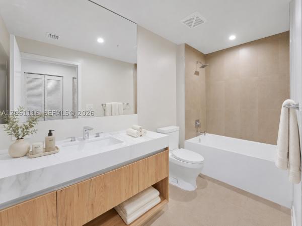 11 NE 6th St #809, Miami, Florida 33132, image 2