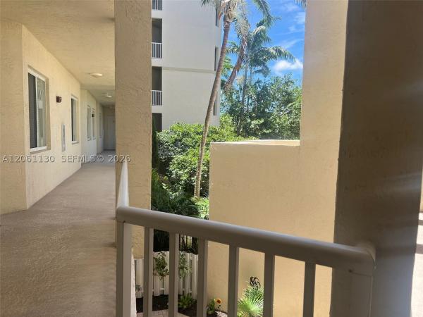 Royal Point At Palm-Aire, 3500 Oaks Clubhouse Dr #207, Pompano Beach, Florida 33069, image 3