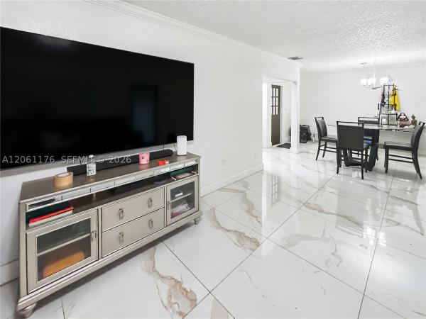 Deal Manor, 30 E 36th St, Hialeah, Florida 33013, image 3