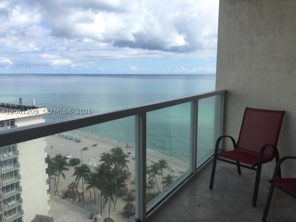 La Perla, 16699 Collins Ave #1504, Sunny Isles Beach, Florida 33160, image 1