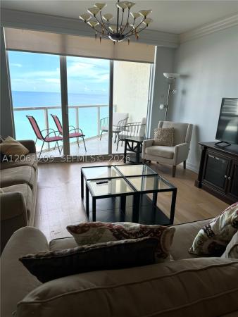 La Perla, 16699 Collins Ave #1504, Sunny Isles Beach, Florida 33160, image 2