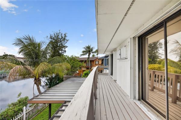 8210 SW 96th Ct, Unincorporated Dade County, Florida 33173, image 3