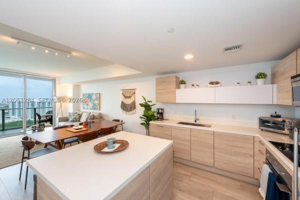 The Harbour North Tower, 16385 Biscayne Blvd #2904, North Miami Beach, Florida 33160, image 1