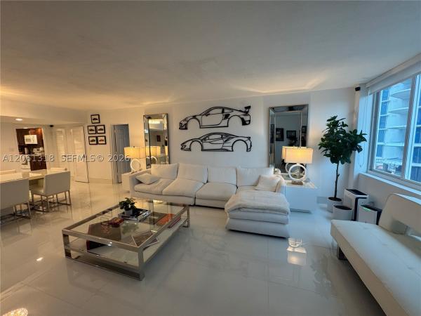The Carriage House, 5401 Collins Ave #334, Miami Beach, Florida 33140, image 2