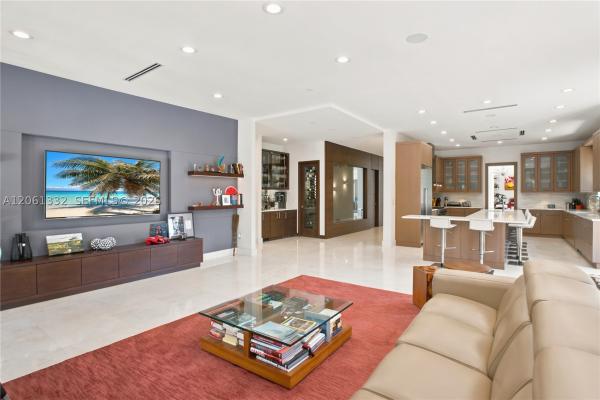 Kerrwood Oaks, 9501 Kerwood Ct, Coral Gables, Florida 33156, image 1