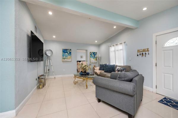 11451 SW 43rd St, Unincorporated Dade County, Florida 33165, image 3