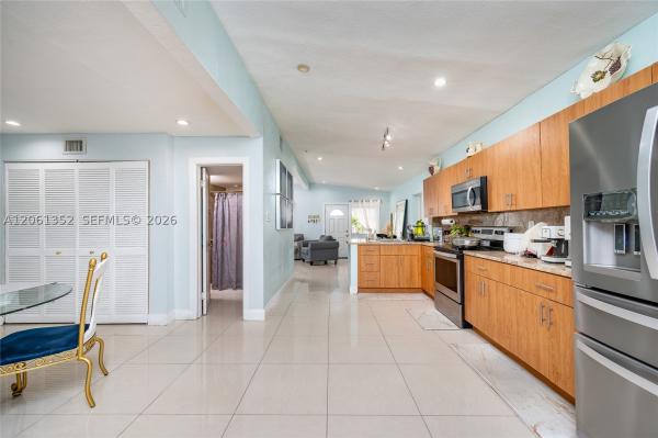 11451 SW 43rd St, Unincorporated Dade County, Florida 33165, image 1