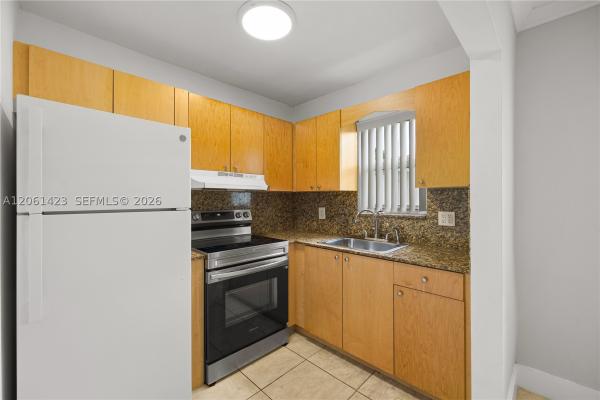 4933 Hollywood Blvd #201, Hollywood, Florida 33021, image 2