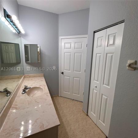 8811 S Isles Cir, Tamarac, Florida 33321, image 2