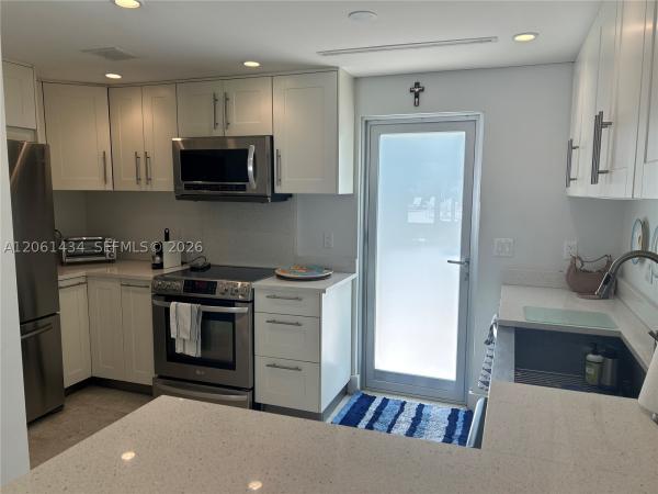 Casa Del Mar, 881 Ocean Dr #TH-3, Key Biscayne, Florida 33149, image 3