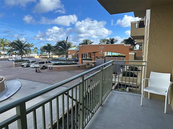 2080 Ocean Drive, 2080 S Ocean Dr #204, Hallandale Beach, Florida 33009, image 2