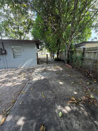 Cresthaven, 6110 Monroe St, Hollywood, Florida 33023, image 2