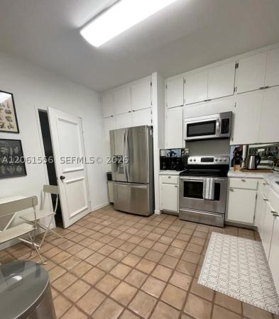 The EmeraldBay At Key Colony, 151 Crandon Blvd #822, Key Biscayne, Florida 33149, image 1