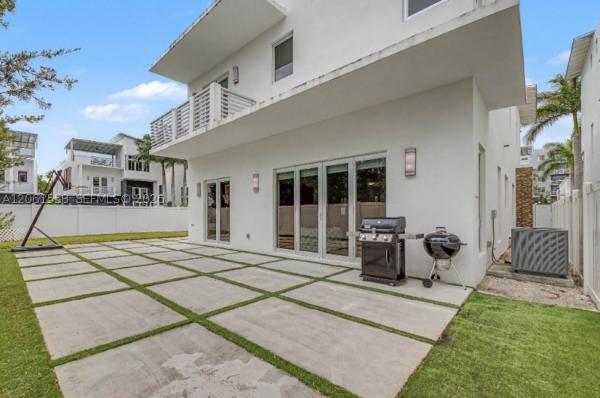 Oasis Park Square At Doral, 3341 NW 84th Ct, Doral, Florida 33122, image 2