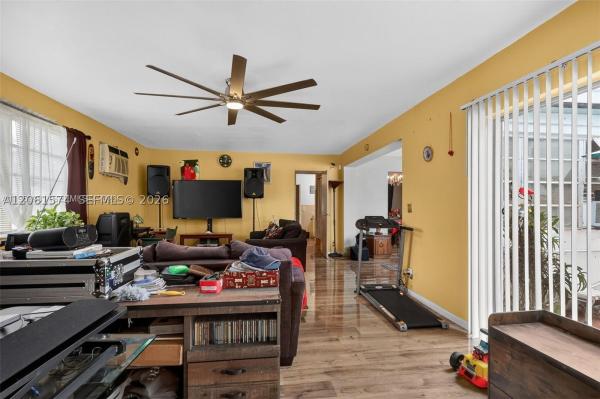 Boulevard Heights, 6861 SW 1st Ct, Pembroke Pines, Florida 33023, image 2
