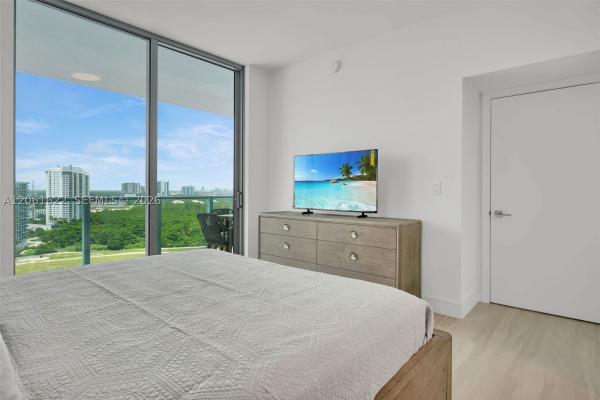 2411 Laguna Cir #1610, North Miami, Florida 33181, image 2