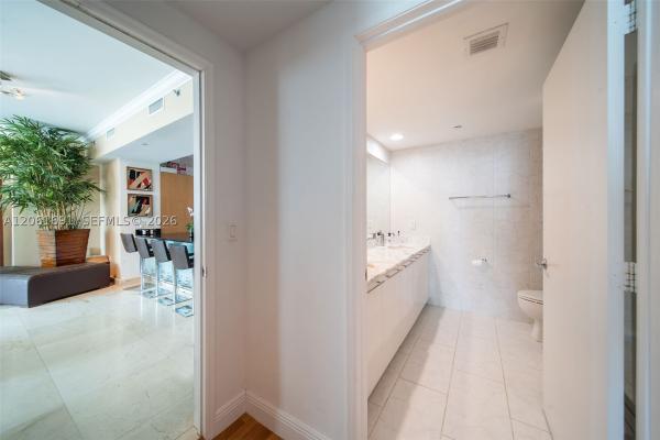 The Plaza On Brickell East, 950 Brickell Bay Dr #1211, Miami, Florida 33131, image 2