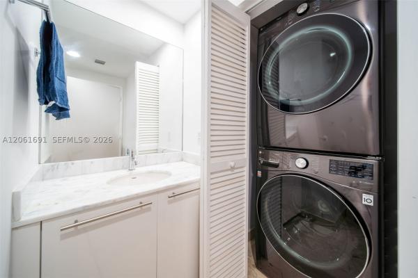 The Plaza On Brickell East, 950 Brickell Bay Dr #1211, Miami, Florida 33131, image 3