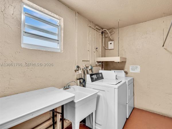 Meadowbrook Lakes, 201 SE 11th Ter #303, Dania Beach, Florida 33004, image 3