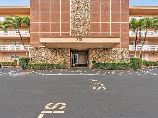 Meadowbrook Lakes, 201 SE 11th Ter #303, Dania Beach, Florida 33004, image 1