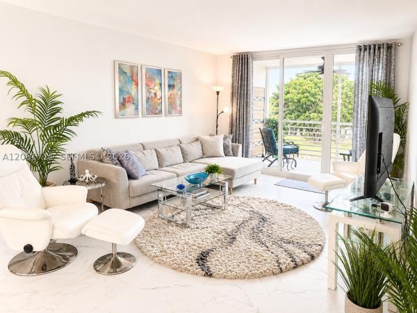 Poinciana Place Of Pine Island Ridge, 9420 Poinciana Pl #417, Davie, Florida 33324, image 2