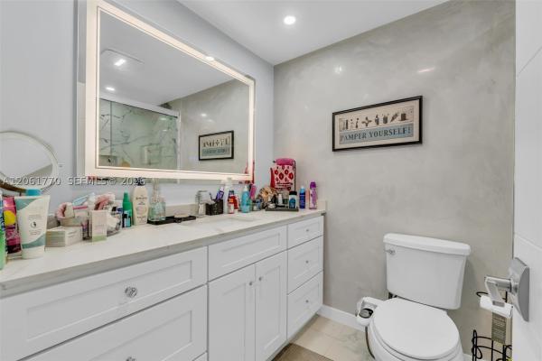 Del Prado, 18071 Biscayne Blvd #901-3, Aventura, Florida 33160, image 1