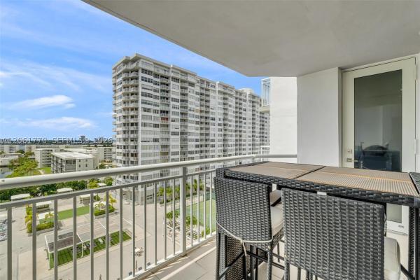 Del Prado, 18071 Biscayne Blvd #901-3, Aventura, Florida 33160, image 3