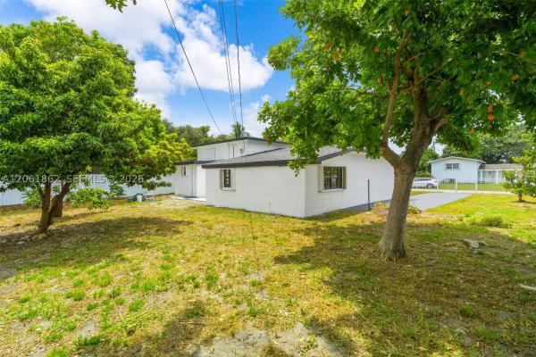 1265 NE 201st Ter, Unincorporated Dade County, Florida 33179, image 3