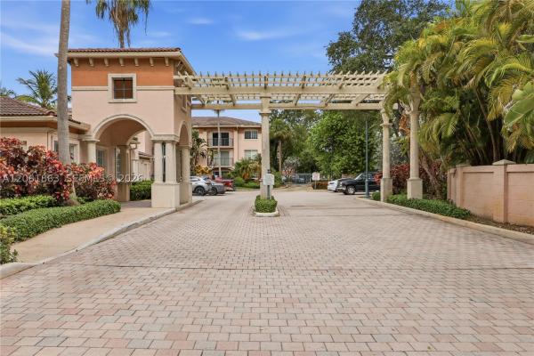 Village East, 2015 SE 10th Ave #130, Fort Lauderdale, Florida 33316, image 2