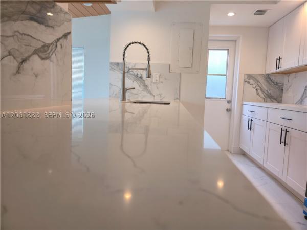 Vinik, 1141 SW 8th Ter, Fort Lauderdale, Florida 33315, image 2