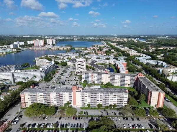 1770 NE 191st St #717-1, Unincorporated Dade County, Florida 33179, image 2