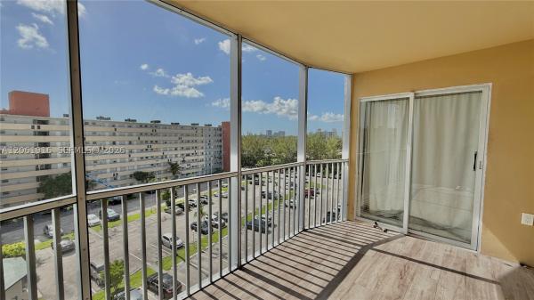 1770 NE 191st St #717-1, Unincorporated Dade County, Florida 33179, image 3