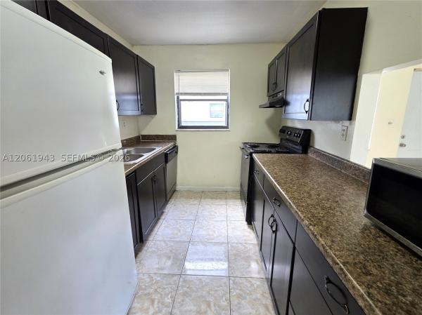 Presidential Golfview, 1850 N Congress Ave #308, West Palm Beach, Florida 33401, image 2