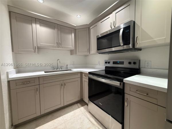 Biscayne River Gardens, 2520 NW 155th St, Miami Gardens, Florida 33054, image 2