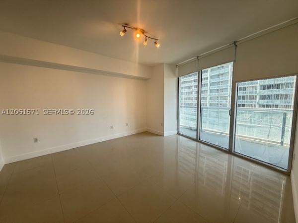 Icon Brickell Tower 1, 475 Brickell Ave #2411, Miami, Florida 33131, image 2