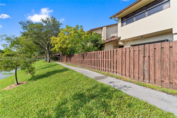 Bonaire Village At Woodmont, 7640 NW 79th Ave #L6, Tamarac, Florida 33321, image 1