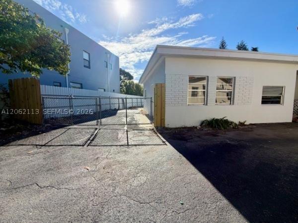 Grapeland, Miami, Florida 33145, image 3