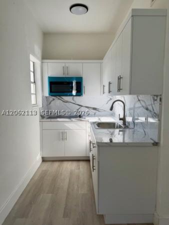 Grapeland, Miami, Florida 33145, image 2