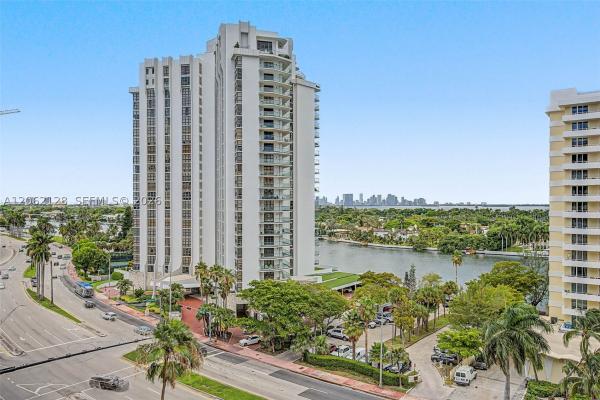 Oceanside Plaza, 5555 Collins Ave #10V, Miami Beach, Florida 33140, image 2