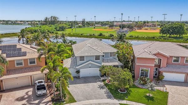 Sandal Cove At Pembroke Shores, 694 SW 168th Way, Pembroke Pines, Florida 33029, image 2