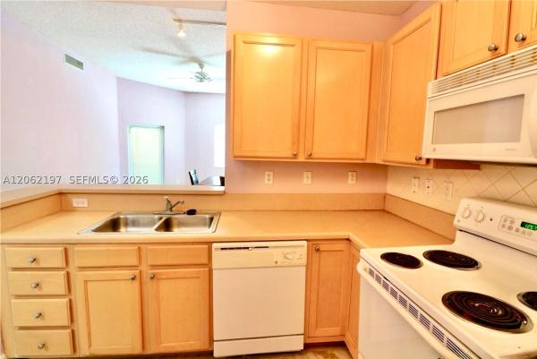 Valencia, 6001 SW 70th St #117, South Miami, Florida 33143, image 3