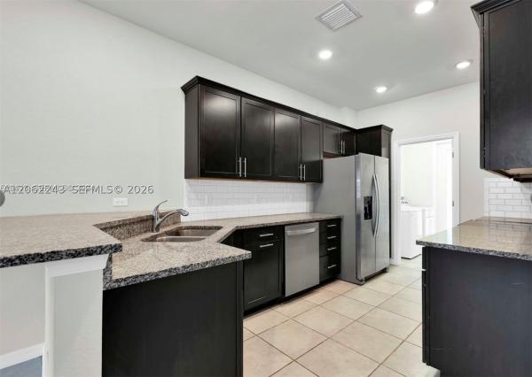 Parkview At Hillcrest, 1240 Eucalyptus Dr #2, Hollywood, Florida 33021, image 1