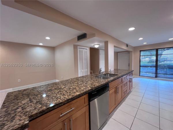 Hollywood Gardens, 2750 N 34th Ave #9D, Hollywood, Florida 33021, image 2