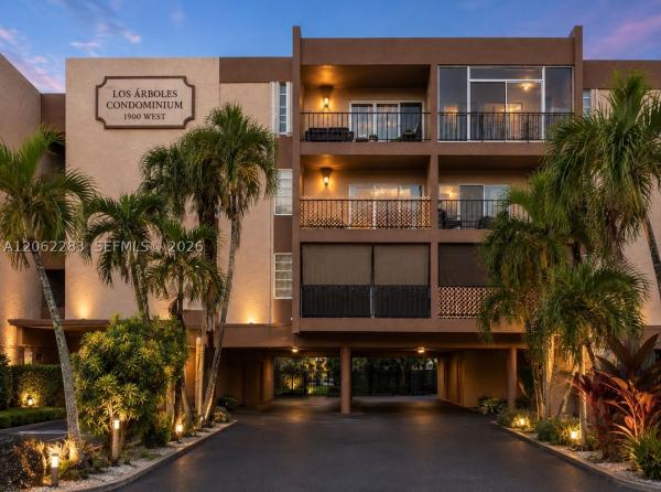 Los Arboles, 1900 W 68th St #B203, Hialeah, Florida 33014, image 2
