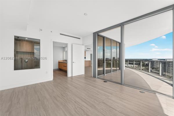 2411 Laguna Cir #2011, North Miami, Florida 33181, image 2