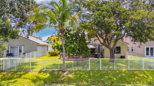 Brittany Bay At Silver Lakes, 2006 NW 182nd Ave, Pembroke Pines, Florida 33029, image 2